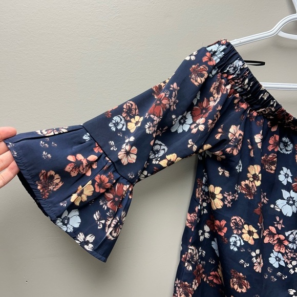 Ardene Floral Off The Shoulder Blouse - Picture 2 of 5